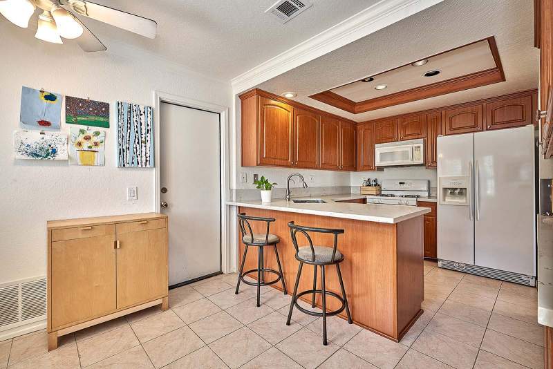 브레아 타운 하우스 $550,000 브레아 타운 하우스 $550,000