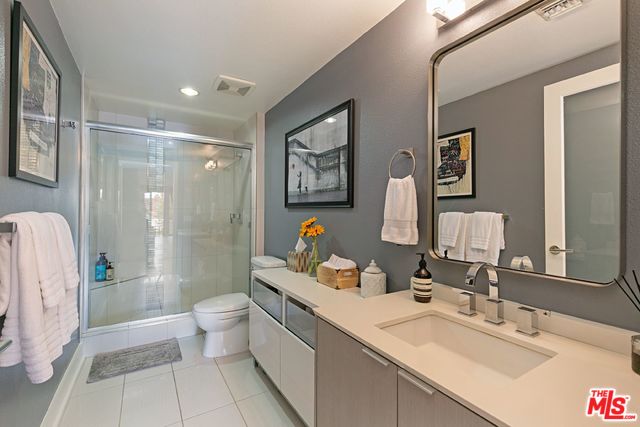 Grove 몰 근처의 2009년생의 콘도 Grove 몰 근처의 2009년생의 콘도