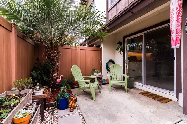 프라이빗 야드가 있는 타운 홈 프라이빗 야드가 있는 타운 홈