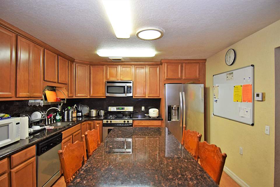 하우스매매 코리아타운 방12 화장실8 $1,355,000 하우스매매 코리아타운 방12 화장실8 $1,355,000