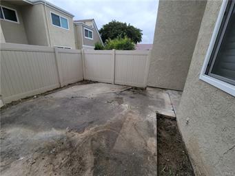 얼바인 엘카미노 지역 이층 콘도 방2 화2 ( 57만 5천불 ) 얼바인 엘카미노 지역 이층 콘도 방2 화2 ( 57만 5천불 )