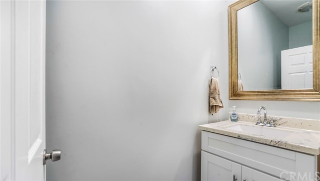 #989: 3유닛 $1,599,000 땅약 10,000SF,건물 약 3.800SF,월인컴 약 $7,600 USC 대학 근처 #989: 3유닛 $1,599,000 땅약 10,000SF,건물 약 3.800SF,월인컴 약 $7,600 USC 대학 근처