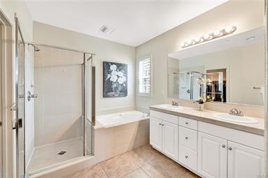 터스틴 컬럼부스 스퀘어 이층 콘도 방3 화2.5 ( 66만 5천불 ) 터스틴 컬럼부스 스퀘어 이층 콘도 방3 화2.5 ( 66만 5천불 )