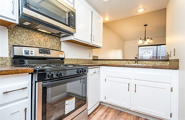 (9월 9일) 왜 랜트 내세요? $319,000 (9월 9일) 왜 랜트 내세요? $319,000