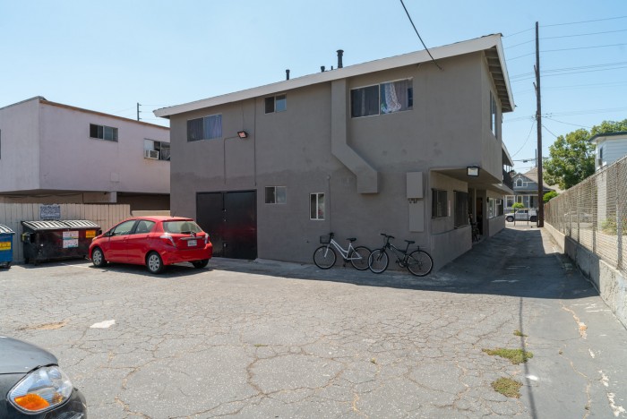 8 유닛APT - USC Student Housing! 8 유닛APT - USC Student Housing!