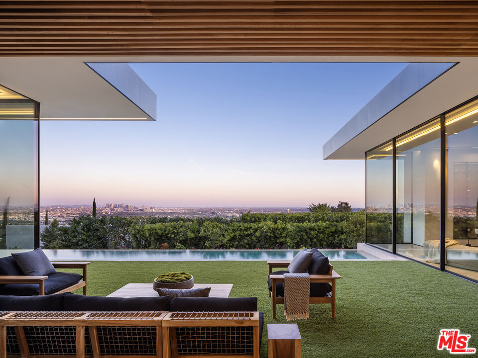 #352:헐리웃 주택 $26,000,000 #352:헐리웃 주택 $26,000,000