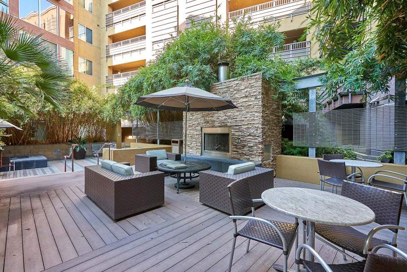 (((다운타운 지역))유명 마트 근처 고급콘도 $819,000 (((다운타운 지역))유명 마트 근처 고급콘도 $819,000