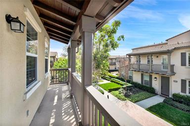 터스틴 컬럼부스 스퀘어 이층 콘도 방3 화2.5 ( 66만 5천불 ) 터스틴 컬럼부스 스퀘어 이층 콘도 방3 화2.5 ( 66만 5천불 )