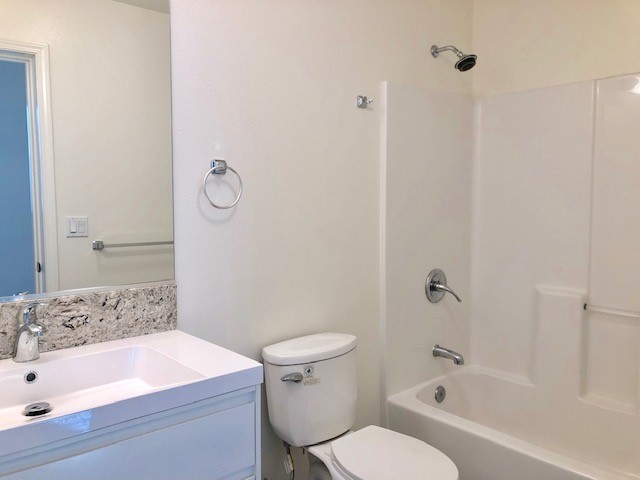 4 유닛 APT - Re Built 2017 -(100 % OCCUPIED) 4 유닛 APT - Re Built 2017 -(100 % OCCUPIED)