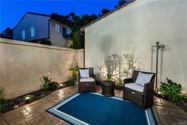 얼바인 웨스트얼바인 이층 디테치드 콘도 방2+로프트 화2.5 75만불 얼바인 웨스트얼바인 이층 디테치드 콘도 방2+로프트 화2.5 75만불