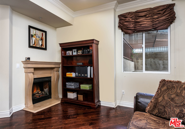 행콕팍 2006년 지어진 2배드 콘도 코너유닛 행콕팍 2006년 지어진 2배드 콘도 코너유닛