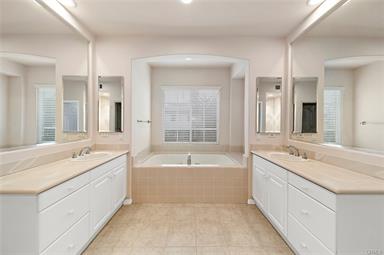 얼바인 노스파크 이층 주택 방5 화4 ( 263만불 ) 얼바인 노스파크 이층 주택 방5 화4 ( 263만불 )