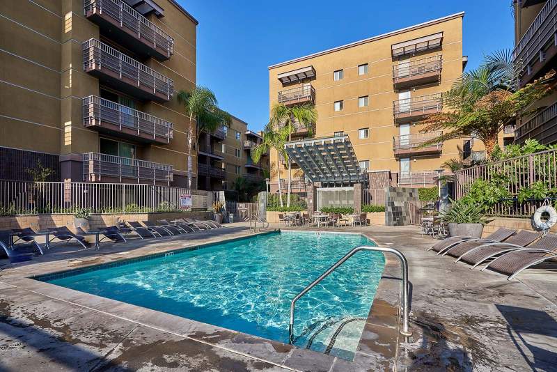 (((다운타운 지역))유명 마트 근처 고급콘도 $819,000 (((다운타운 지역))유명 마트 근처 고급콘도 $819,000