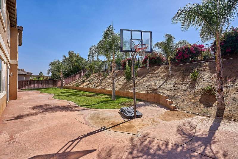 리버사이드 최고학군지역에 위치한 대저택 리버사이드 최고학군지역에 위치한 대저택