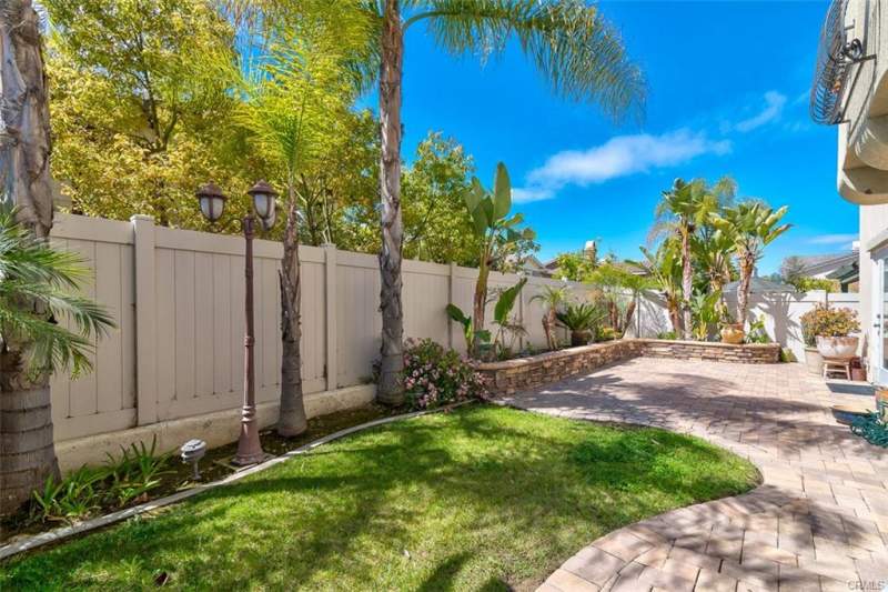 플러튼 방4 화3 어메리지하이츠 에있는 넓은 하우스 플러튼 방4 화3 어메리지하이츠 에있는 넓은 하우스