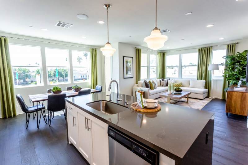 올슨 홈 New Townhome Grand Open 올슨 홈 New Townhome Grand Open