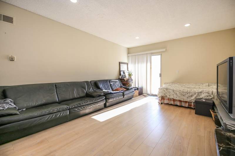 한인타운 콘도 리모델 방2 화2 한인타운 콘도 리모델 방2 화2