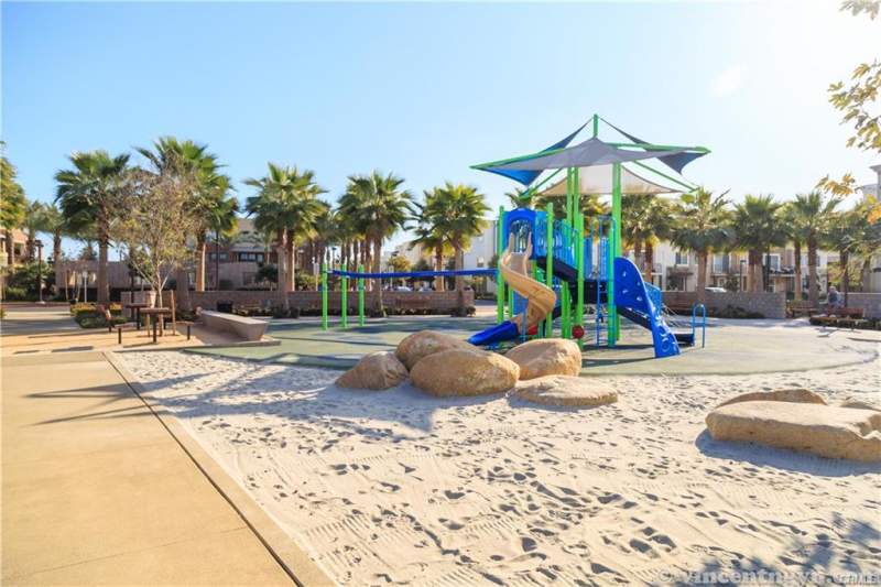 LOCATION!! 부에나팍 CGV옆 2015년생콘도 LOCATION!! 부에나팍 CGV옆 2015년생콘도