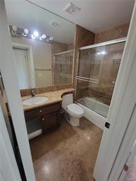 얼바인 엘카미노 지역 이층 콘도 방2 화2 ( 57만 5천불 ) 얼바인 엘카미노 지역 이층 콘도 방2 화2 ( 57만 5천불 )