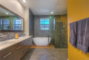 얼바인 인접 터스틴 스퀘어 3층 콘도 방3 화3 ( 67만 5천불 ) 얼바인 인접 터스틴 스퀘어 3층 콘도 방3 화3 ( 67만 5천불 )