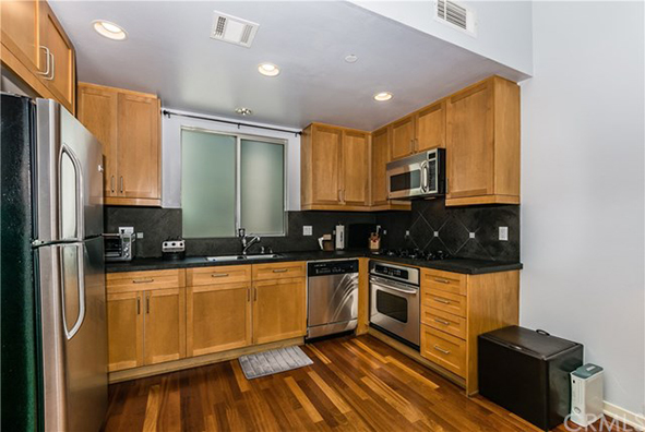 (9월 12일) 좋은 동네에서 살아야 한다면 $699,000 (9월 12일) 좋은 동네에서 살아야 한다면 $699,000